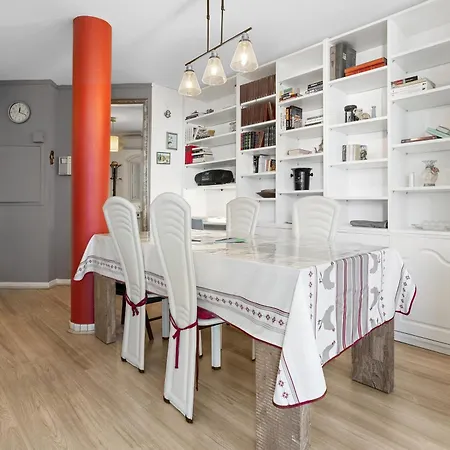 Appt 200 M De La Plein Centre Фрежюс