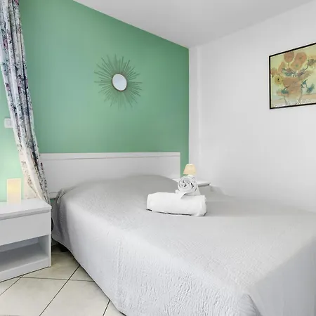 Appt 200 M De La Plein Centre *